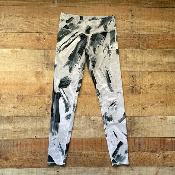 Alo Yoga Leggings Airbrush Modernist Paint Brush Splatter Neutral Gray - Picture 2 of 8